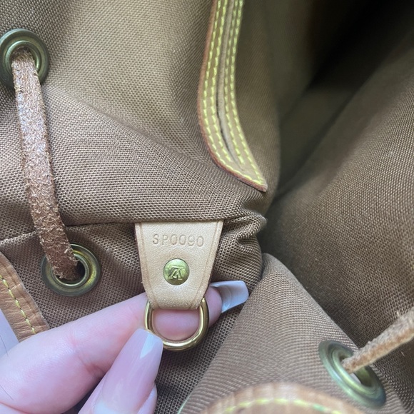 Vintage Louis Vuitton Montsouris MM - Picture 9 of 9